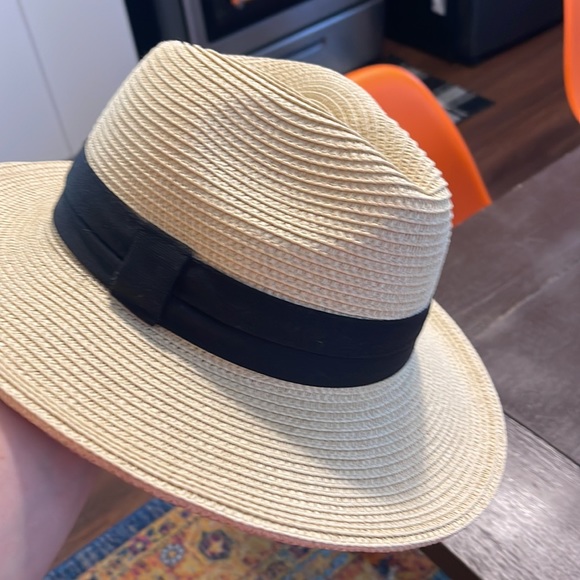 Polyester hat - Picture 2 of 4